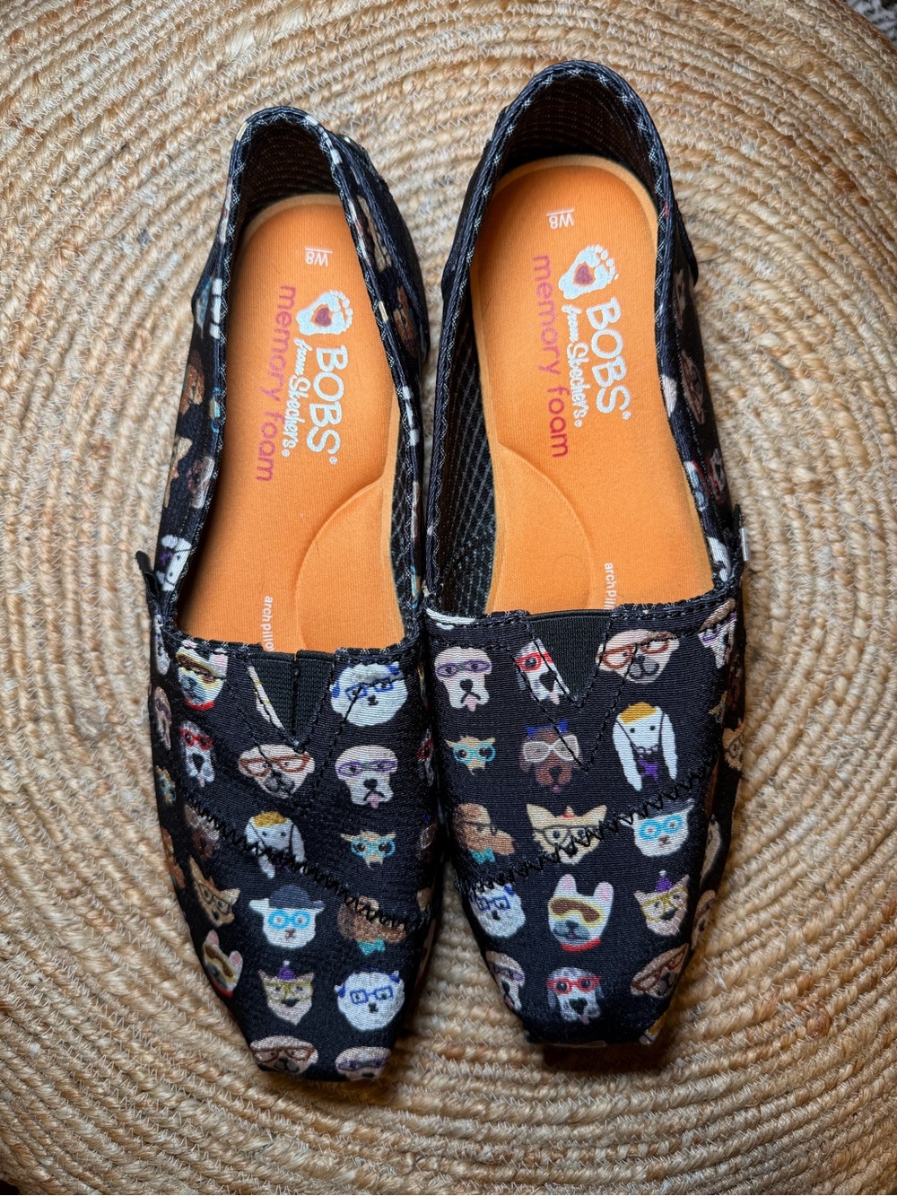 Skechers BOBS Women’s 8W Wide Memory Foam Slip On Shoes Black Dog Print - Picture 2 of 8